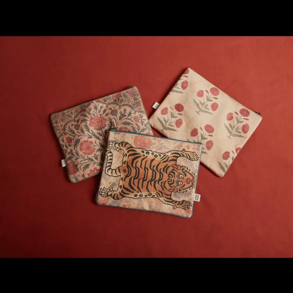 TIGER Vintage Inspired Cotton Floral Print Zip Pouch Clutch NWT